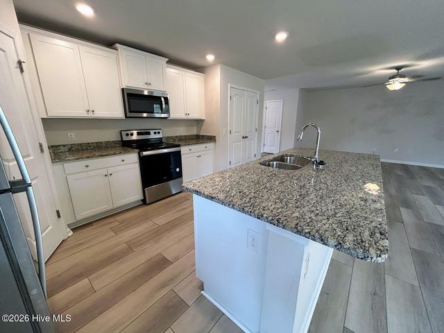 424 Poppleton Drive, Hampstead, NC 28443