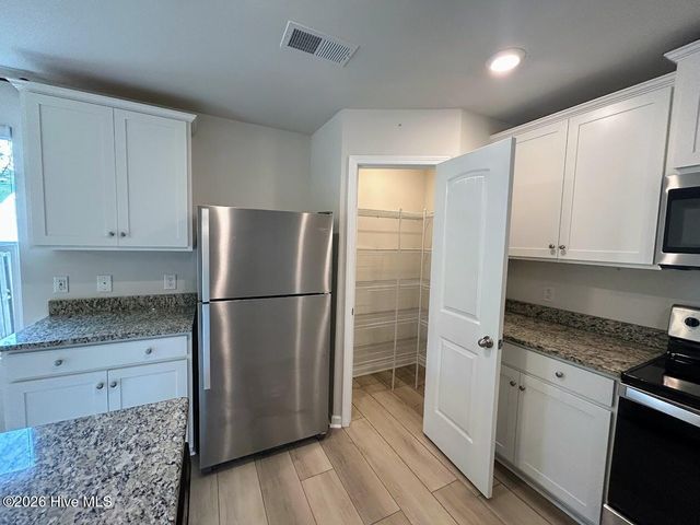 424 Poppleton Drive, Hampstead, NC 28443