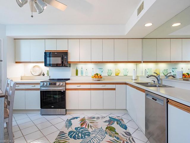 5555 Heron Point DR # 1602, Naples, FL 34108