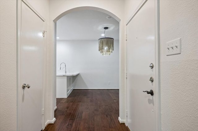 11711 Memorial Drive 47, Houston, TX 77024