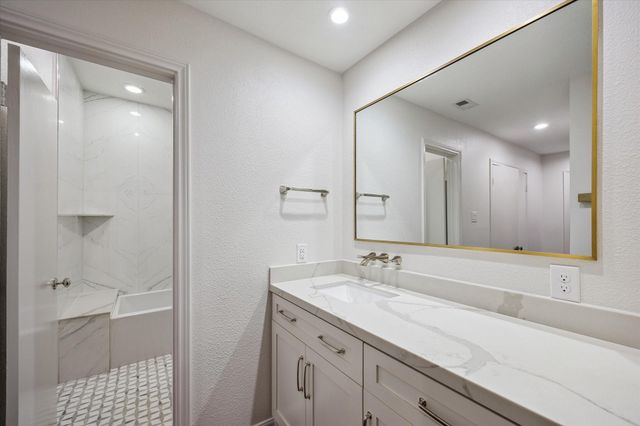 11711 Memorial Drive 47, Houston, TX 77024
