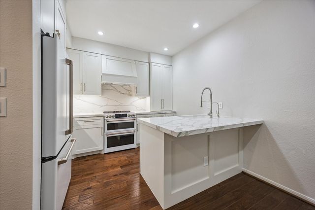 11711 Memorial Drive 47, Houston, TX 77024