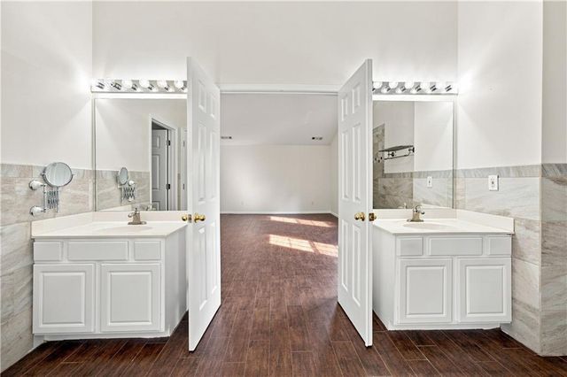 443 Leggett Oaks Lane, Lawrenceville, GA 30043