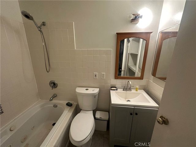 15472 La Salle Lane, Huntington Beach, CA 92647