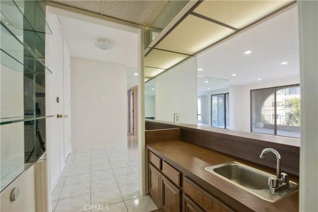 5340 Yarmouth 205, Encino, CA 91316