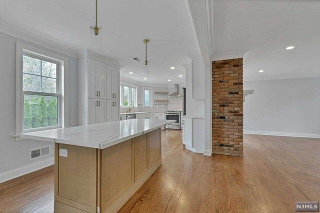 100 Colony Avenue, Park Ridge, NJ 07656