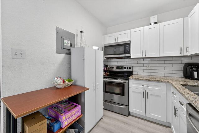 5909 Pinewood Avenue, West Palm Beach, FL 33407