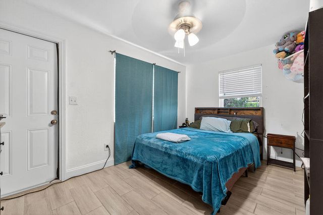 5909 Pinewood Avenue, West Palm Beach, FL 33407