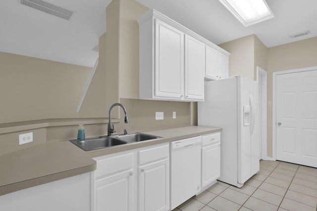 122 N N Camelia Grove Circle, The Woodlands, TX 77382