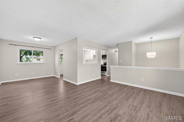 2240 Larbrook Drive, Florissant, MO 63031