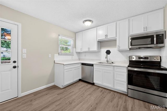 2240 Larbrook Drive, Florissant, MO 63031