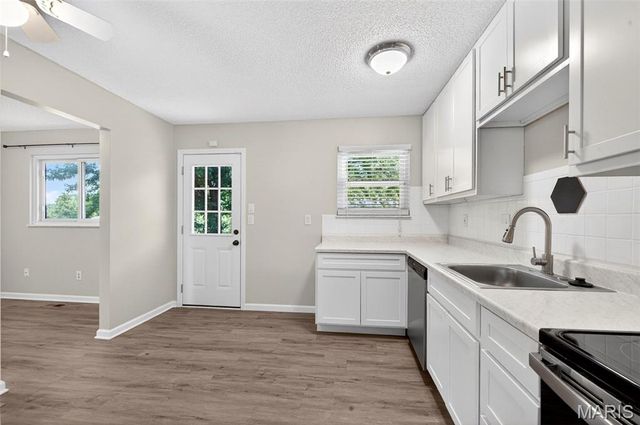 2240 Larbrook Drive, Florissant, MO 63031