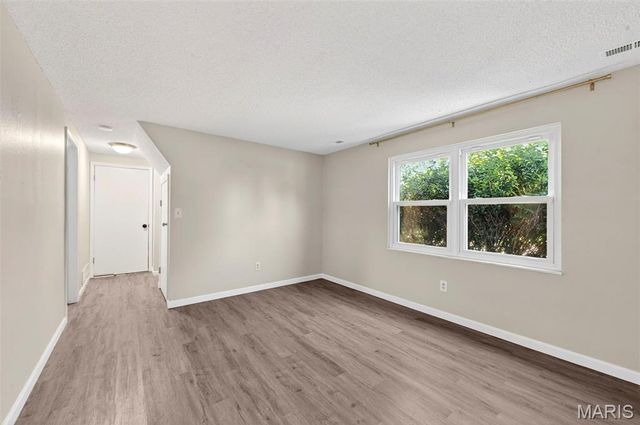 2240 Larbrook Drive, Florissant, MO 63031