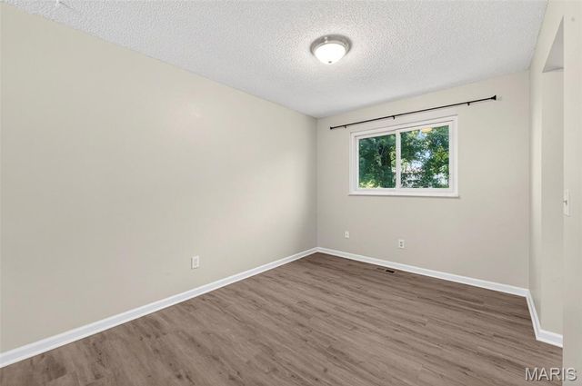 2240 Larbrook Drive, Florissant, MO 63031
