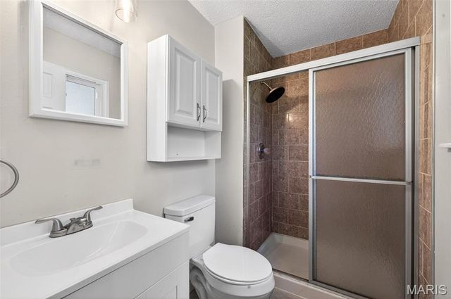 2240 Larbrook Drive, Florissant, MO 63031