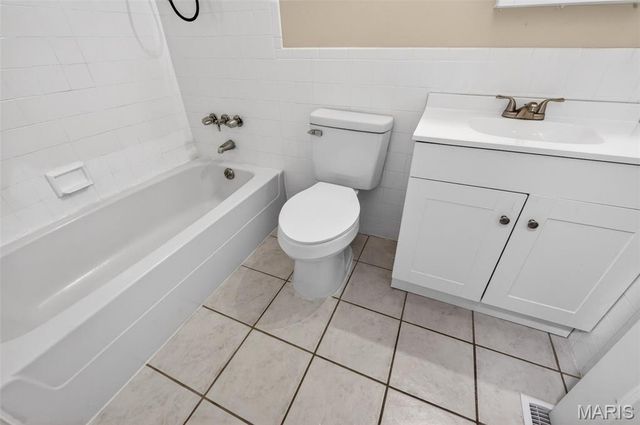 2240 Larbrook Drive, Florissant, MO 63031