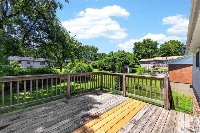 2240 Larbrook Drive, Florissant, MO 63031