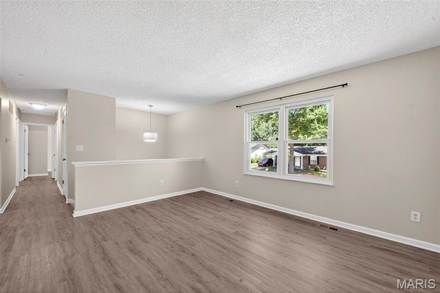 2240 Larbrook Drive, Florissant, MO 63031