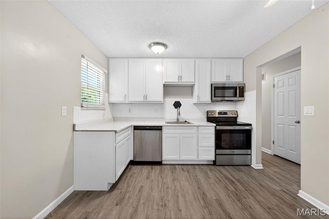 2240 Larbrook Drive, Florissant, MO 63031