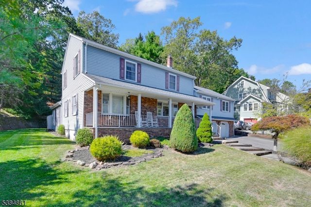 33 Hillside Dr, North Haledon Boro, NJ 07508