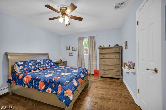 33 Hillside Dr, North Haledon Boro, NJ 07508