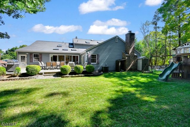 33 Hillside Dr, North Haledon Boro, NJ 07508