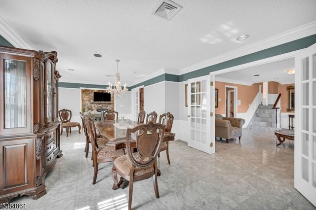 33 Hillside Dr, North Haledon Boro, NJ 07508