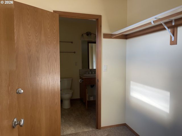 617 Sw MONROE St, Sheridan, OR 97378