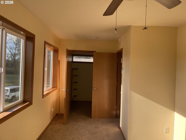 617 Sw MONROE St, Sheridan, OR 97378