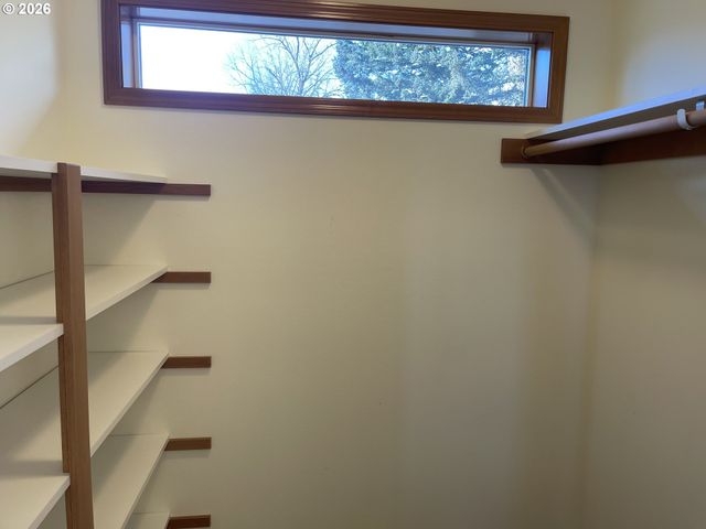 617 Sw MONROE St, Sheridan, OR 97378