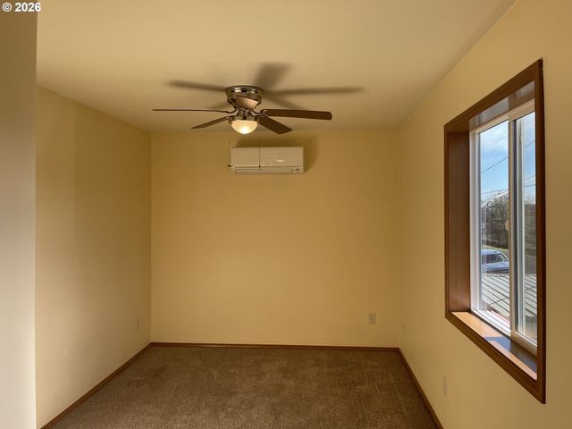 617 Sw MONROE St, Sheridan, OR 97378