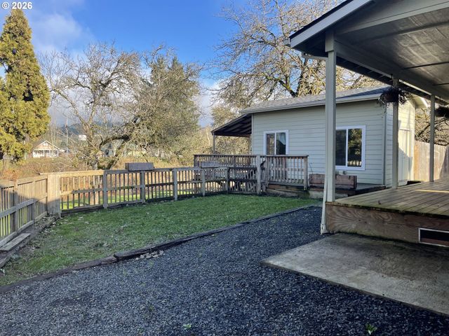 617 Sw MONROE St, Sheridan, OR 97378