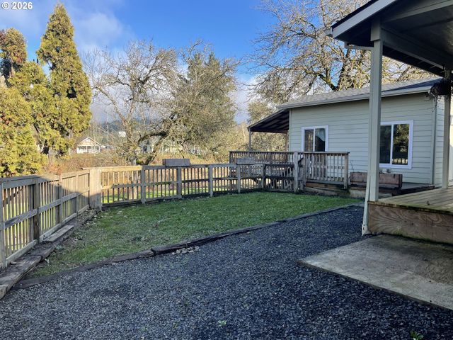 617 Sw MONROE St, Sheridan, OR 97378