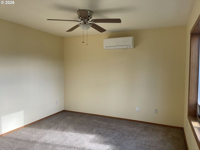 617 Sw MONROE St, Sheridan, OR 97378