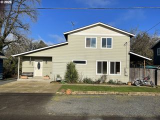 617 Sw MONROE St, Sheridan, OR 97378