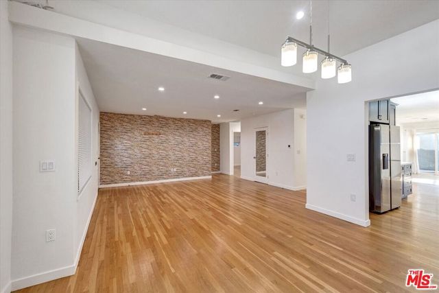 5400 W 82nd Street, Los Angeles, CA 90045