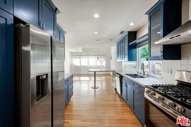 5400 W 82nd Street, Los Angeles, CA 90045