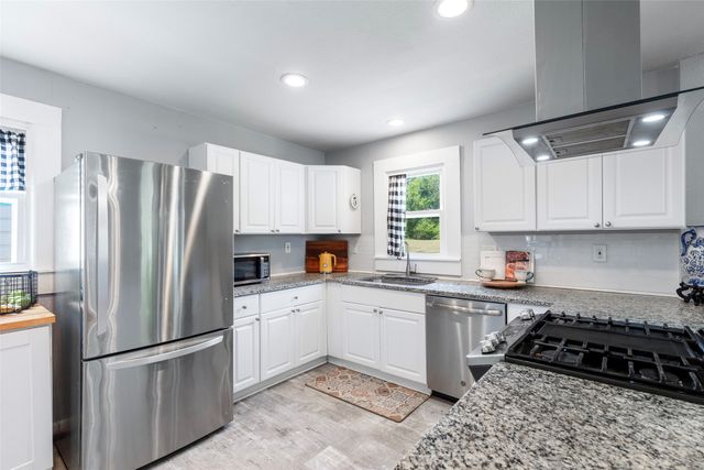 930 W Sears Street, Denison, TX 75020