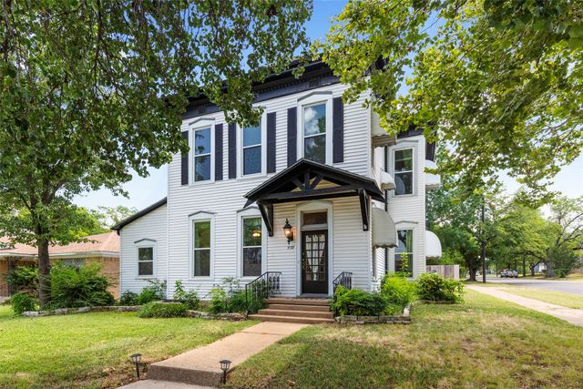 930 W Sears Street, Denison, TX 75020