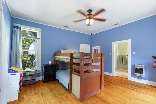 930 W Sears Street, Denison, TX 75020
