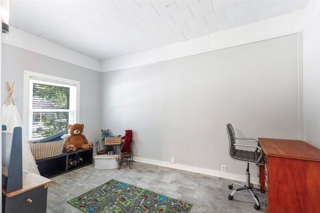 930 W Sears Street, Denison, TX 75020
