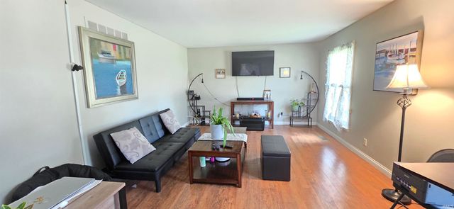 6711 Blue Spruce Drive, Newburgh, IN 47630