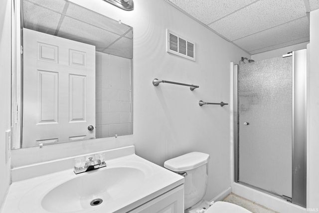 6711 Blue Spruce Drive, Newburgh, IN 47630