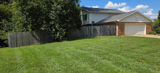 6711 Blue Spruce Drive, Newburgh, IN 47630
