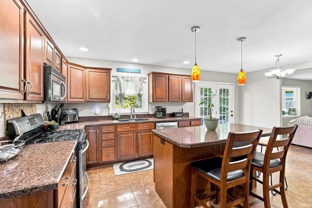 6711 Blue Spruce Drive, Newburgh, IN 47630