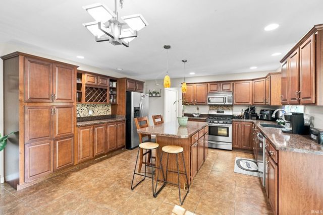 6711 Blue Spruce Drive, Newburgh, IN 47630