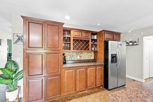 6711 Blue Spruce Drive, Newburgh, IN 47630
