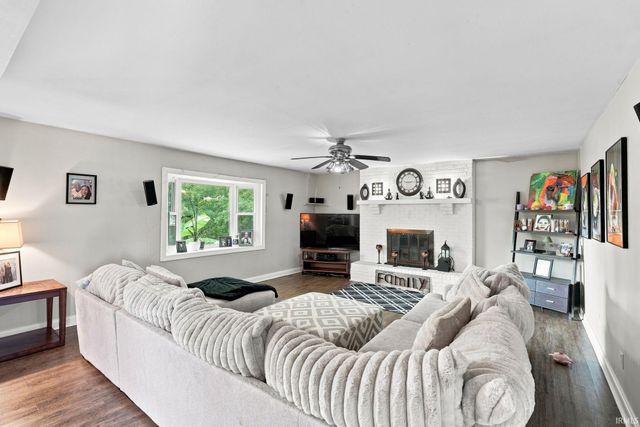 6711 Blue Spruce Drive, Newburgh, IN 47630
