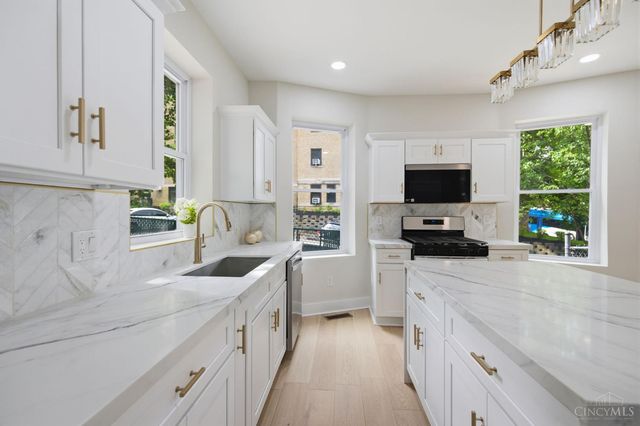 2548 Hackberry Street, Cincinnati, OH 45206