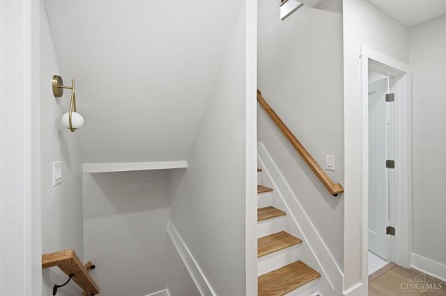 2548 Hackberry Street, Cincinnati, OH 45206